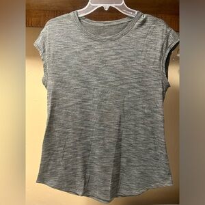 Lululemon Grey Workout shirt - Tags removed no rips or stains.
